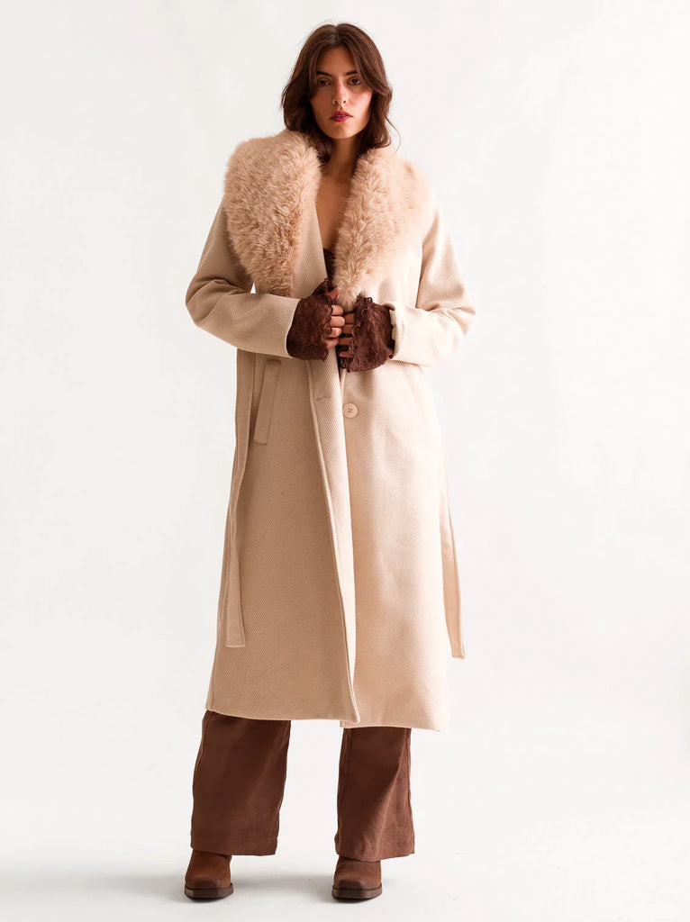 Jocasta Coat — Beige coat with fur collar, on model — MYFASHIONFRUIT