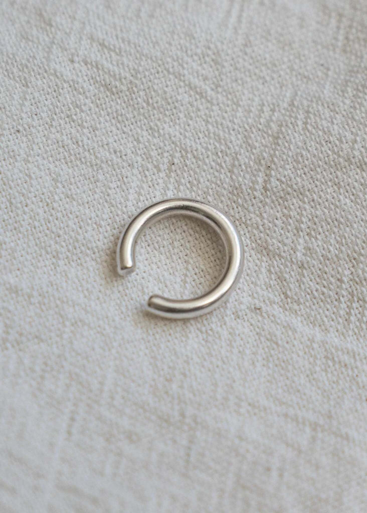 Delia Ear Cuffs — Silver cuff earring, detail — MYFASHIONFRUIT