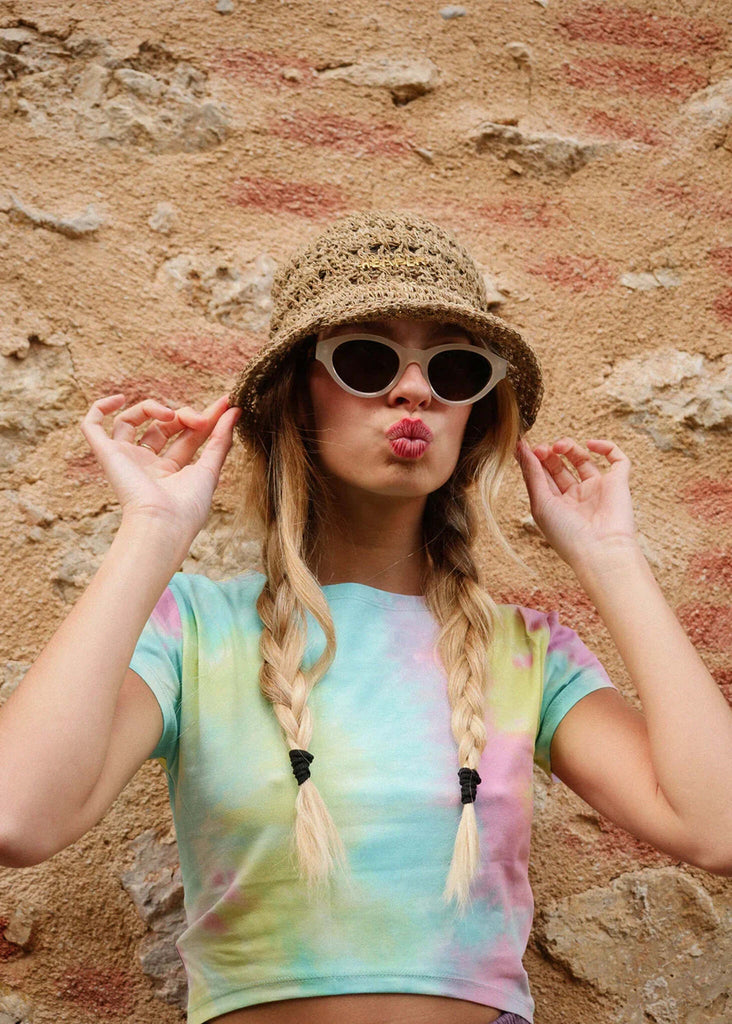 Komono KIKI Milk Havana Sunglasses — on model with hat and colorful top — MYFASHIONFRUIT