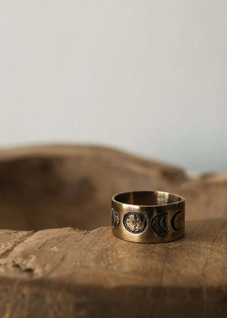 Moon Phases Ring — gold with moon engraving, detail — MYFASHIONFRUIT