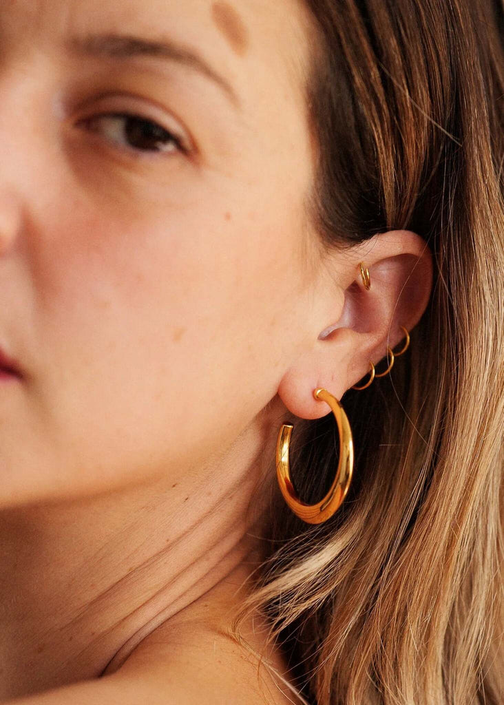 Cay Hoops — Gold hoops detail on model — MYFASHIONFRUIT