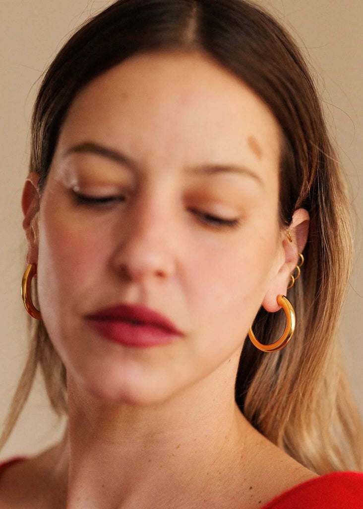 Mia Hoops — Gold hoops on model, detail — MYFASHIONFRUIT