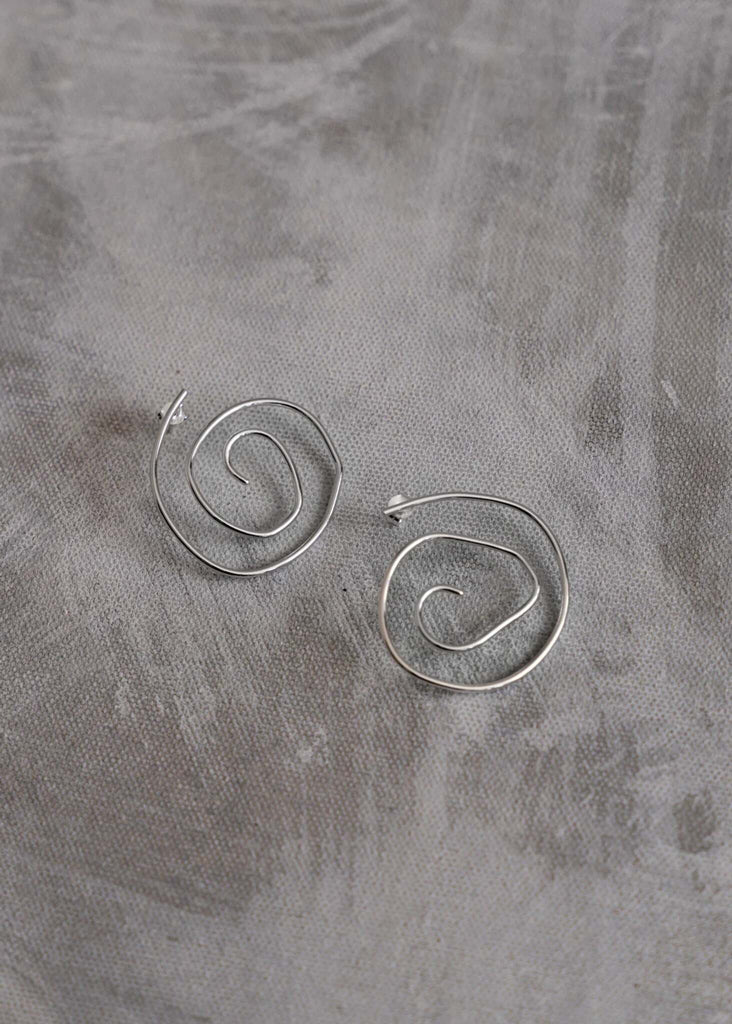 Atalanta Earrings — Silver spiral earrings detail — MYFASHIONFRUIT