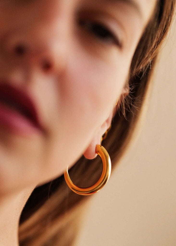 Mia Hoops — Gold hoops on model, detail — MYFASHIONFRUIT