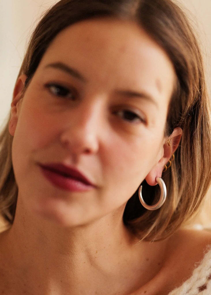 Mia Hoops — Silver hoop earrings on model detail — MYFASHIONFRUIT