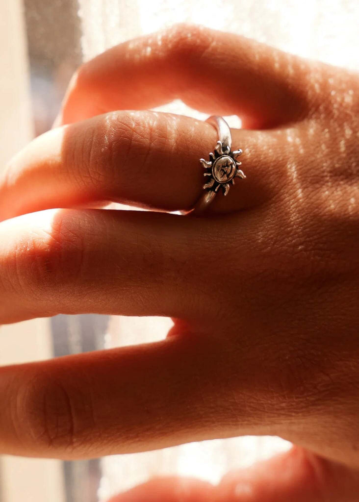 Ari Ring — Silver sun detail on finger — MYFASHIONFRUIT