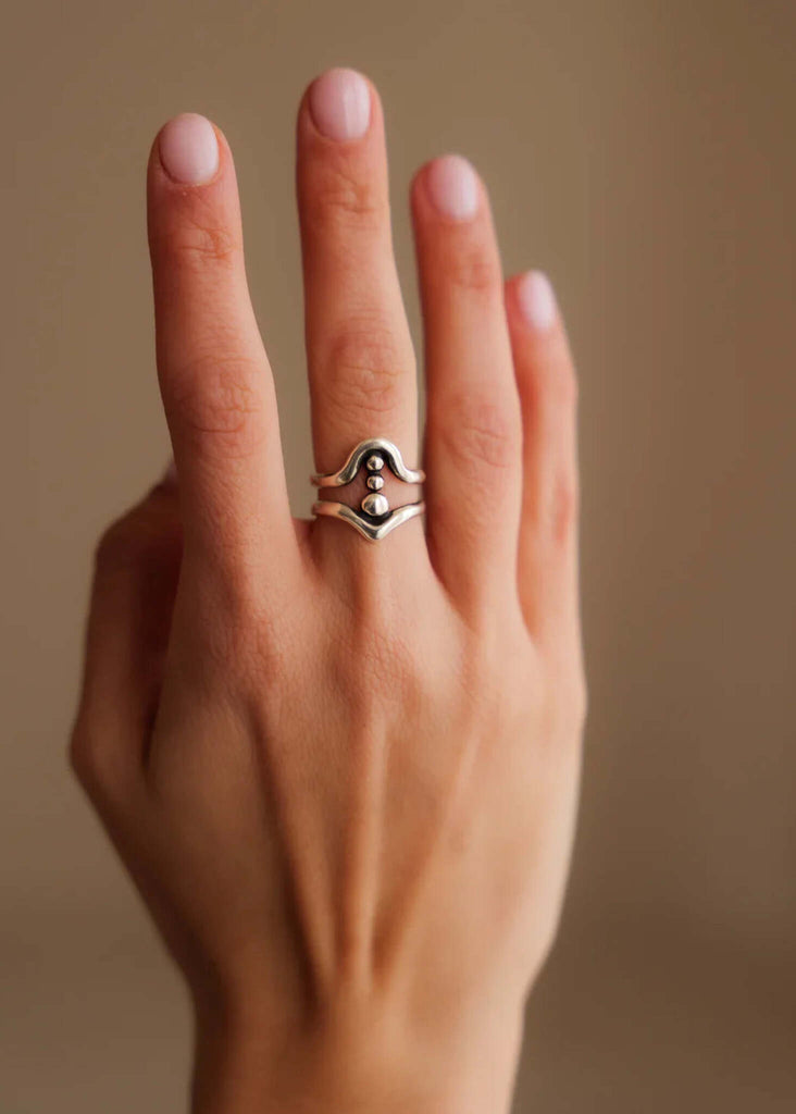Apollo Ring - Silver detail - on model — MYFASHIONFRUIT