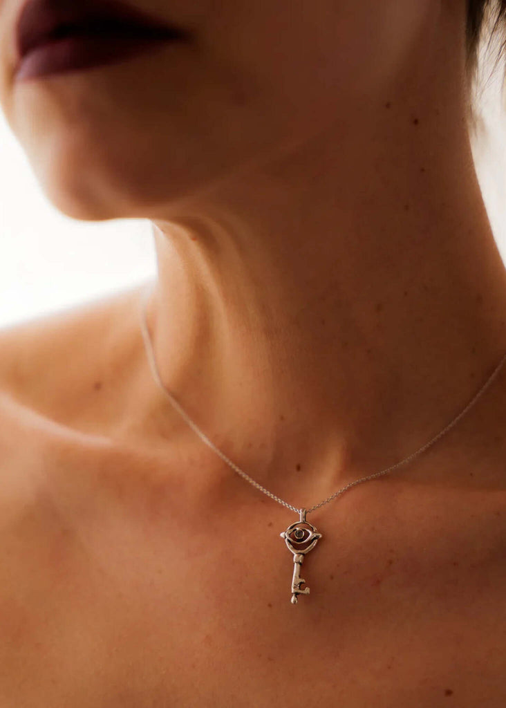 Loké Talisman — Silver key necklace on model — MYFASHIONFRUIT