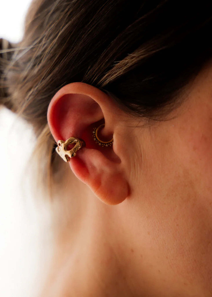Tara Minimal Ear Cuff — gold cuff on ear, detail — MYFASHIONFRUIT
