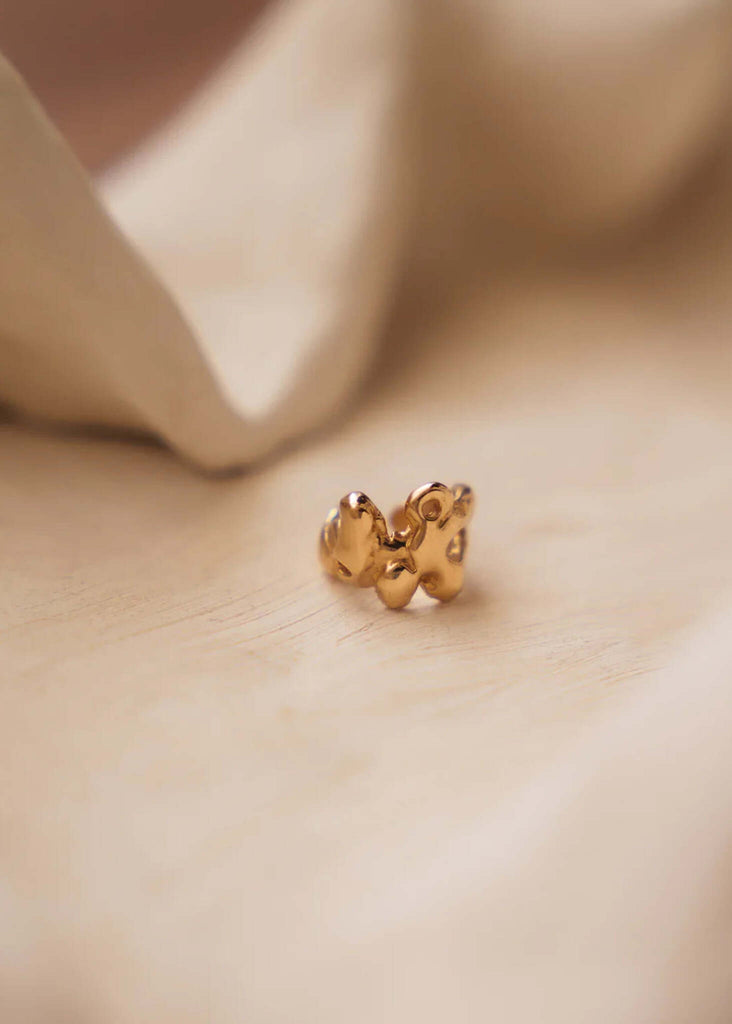 Tara Minimal Ear Cuff — Gold ear cuff, detail — MYFASHIONFRUIT
