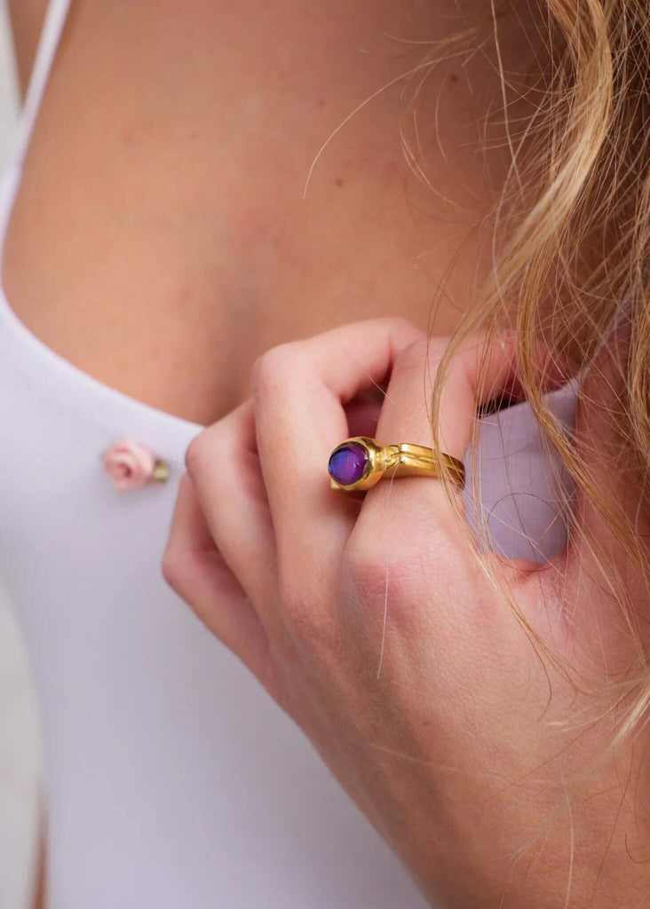 Hermione Ring — Gold purple ring on model detail — MYFASHIONFRUIT