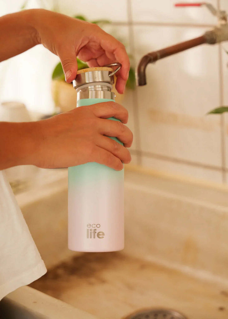 Ecolife Ice Cream Thermos — detail of mint & white thermos — MYFASHIONFRUIT