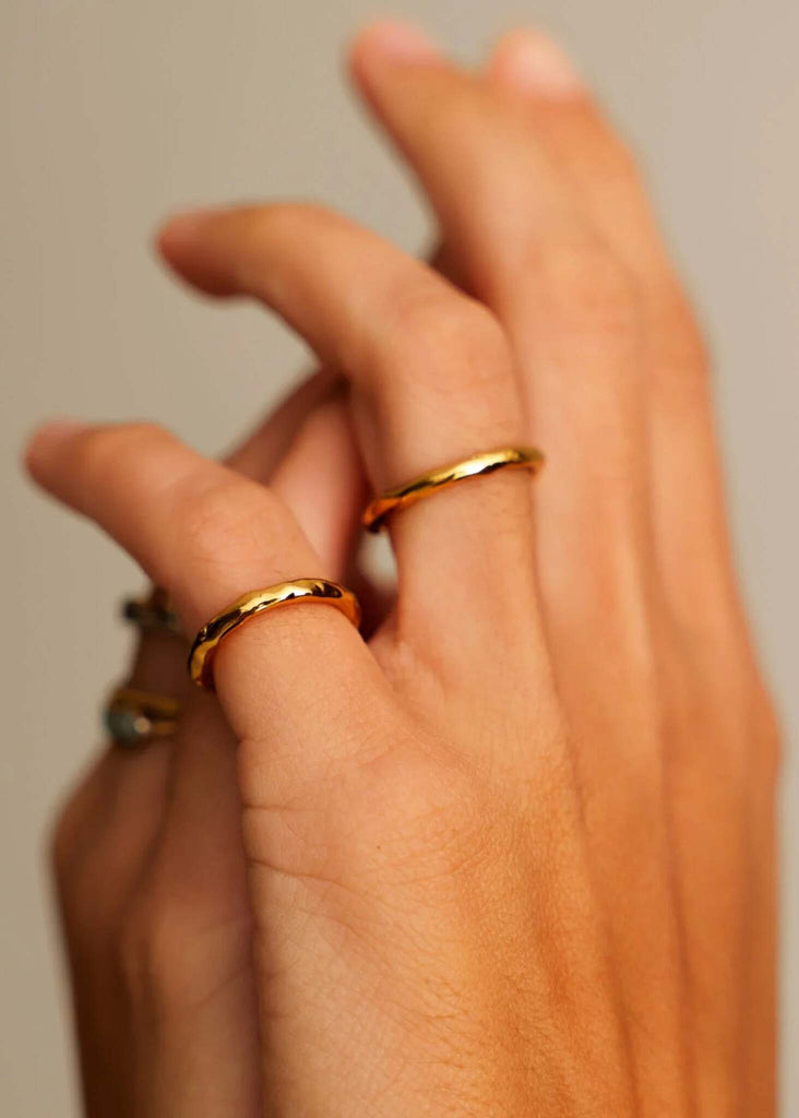 Bebe Set of 2 Rings — Gold rings on model, detail — MYFASHIONFRUIT