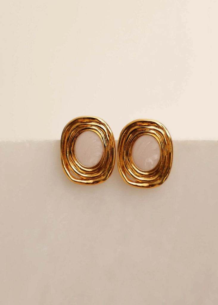 Milcah Earrings — Gold oval earrings, detail — MYFASHIONFRUIT