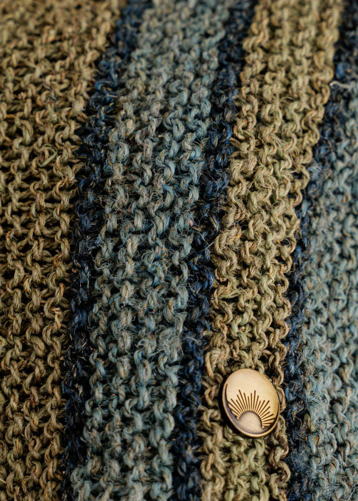 Crochet Striped Bag — detail of knit stripes and unique button — MYFASHIONFRUIT