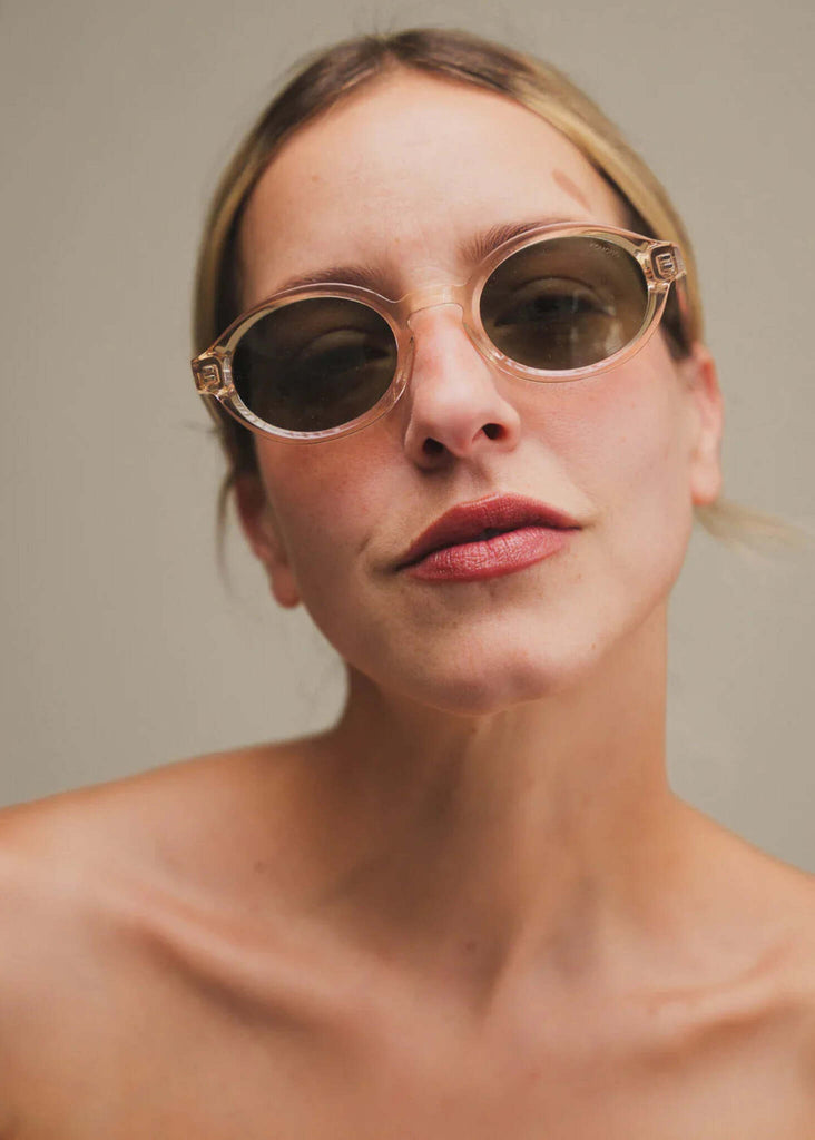 Komono JACE Champagne Sunglasses — on model, round frames — MYFASHIONFRUIT