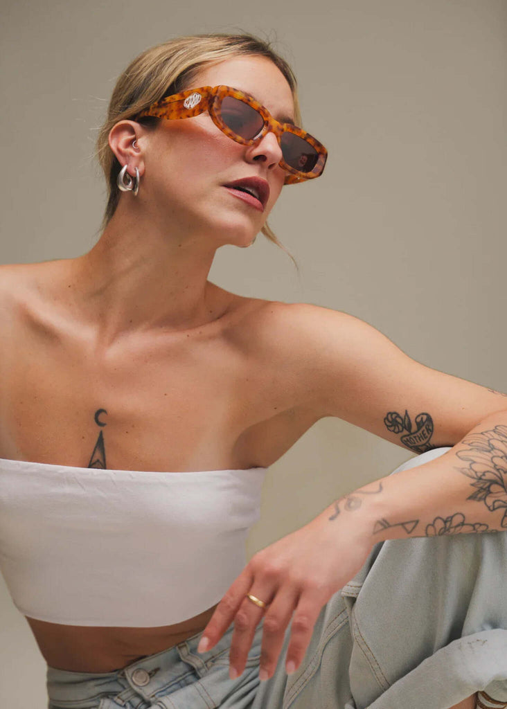 Komono REX Sun Storm Sunglasses — Tortoiseshell sunglasses on model — MYFASHIONFRUIT