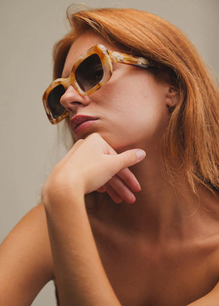 Komono IVY Vintage Autumn Sunglasses — on model, marbled frames — MYFASHIONFRUIT
