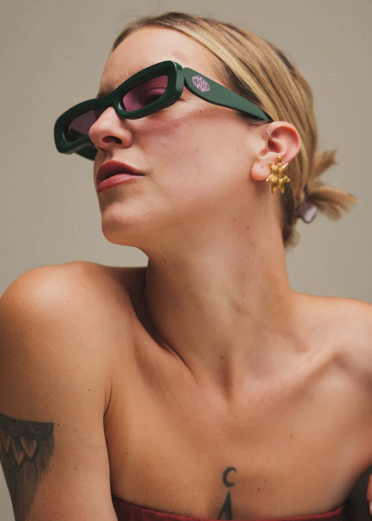 Komono MOE Green Splash Sunglasses — on model, green frame — MYFASHIONFRUIT