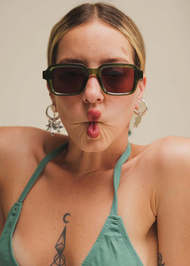 Komono LIONEL Fern Sunglasses — on model, green frames — MYFASHIONFRUIT