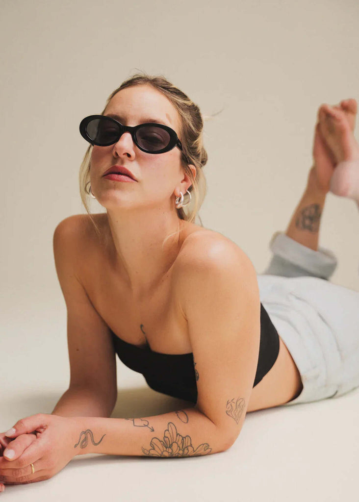 Komono ANA Black Sunglasses — on model, black frames — MYFASHIONFRUIT