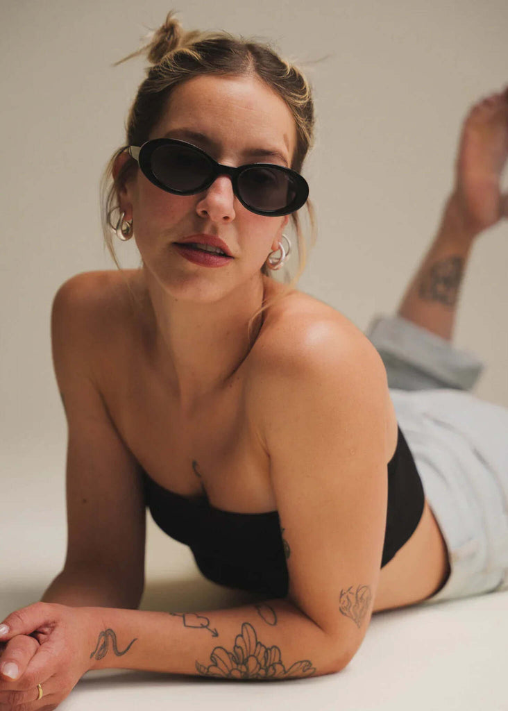 Komono ANA Black Sunglasses — on model, black frame — MYFASHIONFRUIT