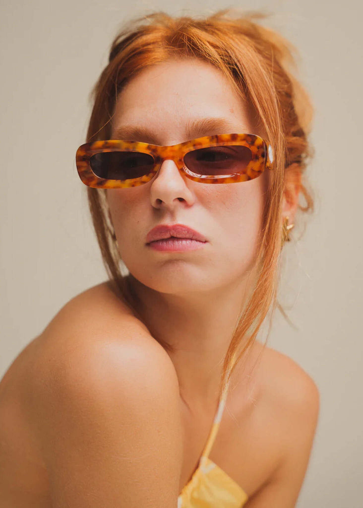 Komono MOE Sun Storm Sunglasses — Tortoise frame on model — MYFASHIONFRUIT