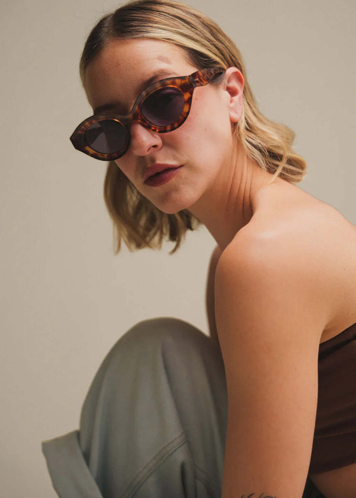 Komono GRACE Aquatic Sands Sunglasses — tortoise oval sunglasses on model — MYFASHIONFRUIT