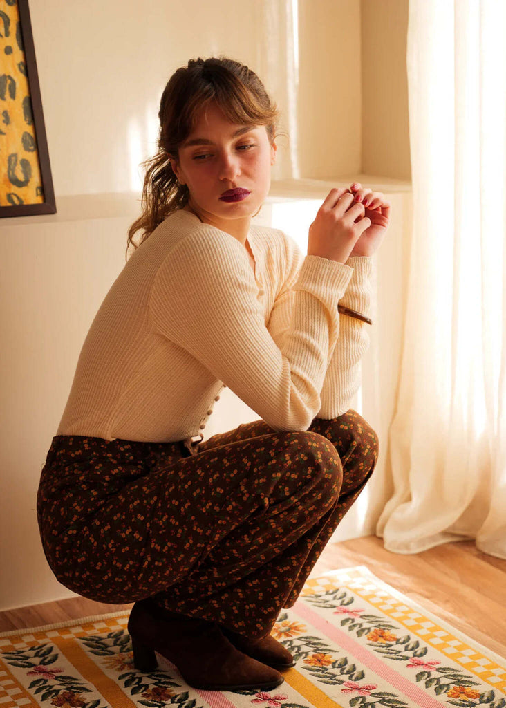 Cassia Jeans — Brown floral pants on model — MYFASHIONFRUIT