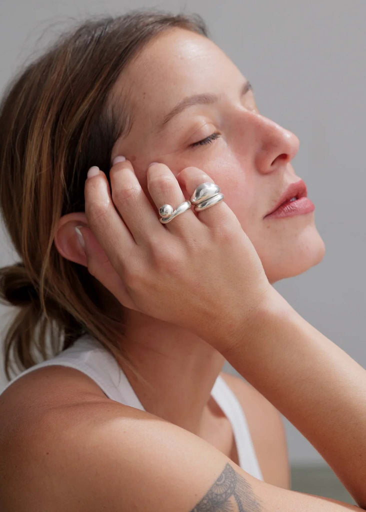 Nausicaa Ring — Silver rings on model's hand — MYFASHIONFRUIT