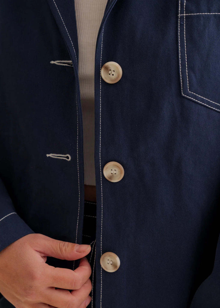 Robynne Overshirt — Navy shirt with buttons, detail — MYFASHIONFRUIT