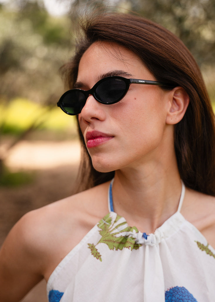 Komono DORIS Black Sunglasses — Black sunglasses on model — MYFASHIONFRUIT