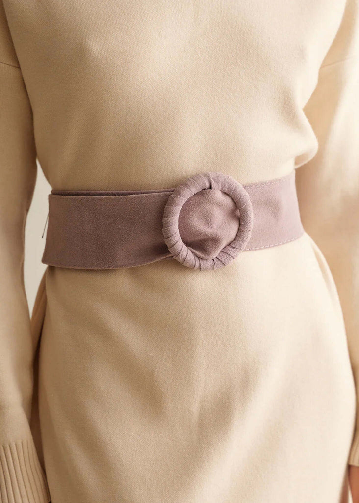 Ursula Belt — Purple suede belt on model, detail — MYFASHIONFRUIT