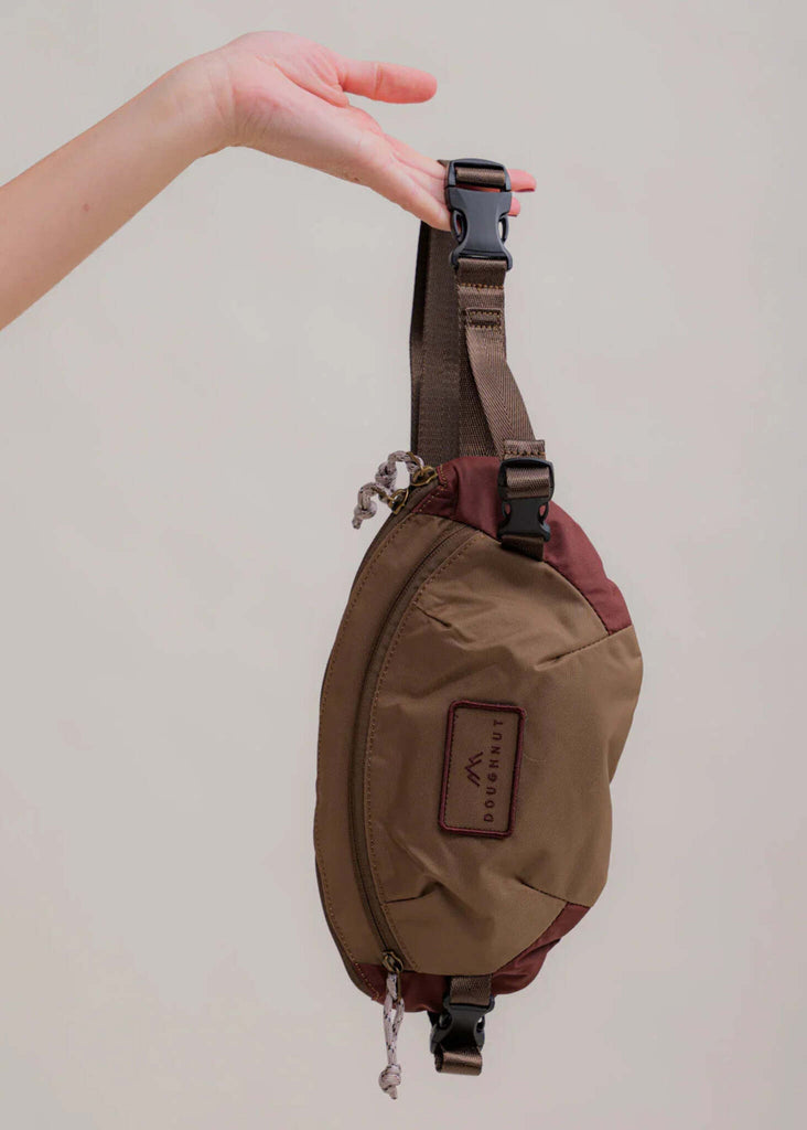 Doughnut Seattle Maroon x Khaki — bum bag in brown tones — MYFASHIONFRUIT
