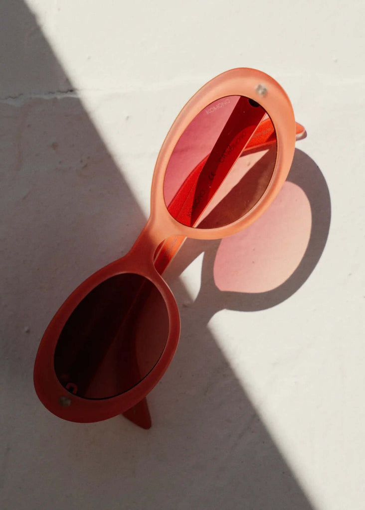 Komono ANA Velvet Coral Sunglasses — coral oval frames, detail — MYFASHIONFRUIT