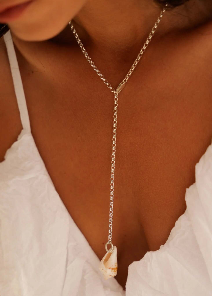 Naiad Necklace — Silver chain with shell, on model — MYFASHIONFRUIT