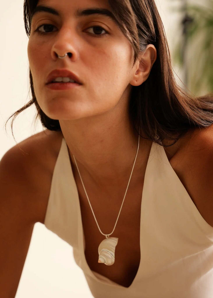 Ianassa Necklace — Shell pendant on model — MYFASHIONFRUIT