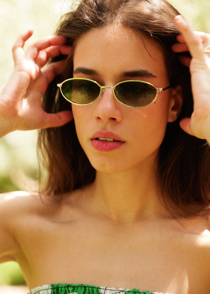 Komono TYLA White Gold Sunglasses — Oval sunglasses on model — MYFASHIONFRUIT