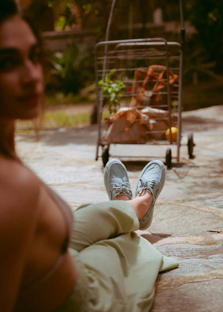 Old Alheli Boat Shoes — Grey boat shoes on model — MYFASHIONFRUIT
