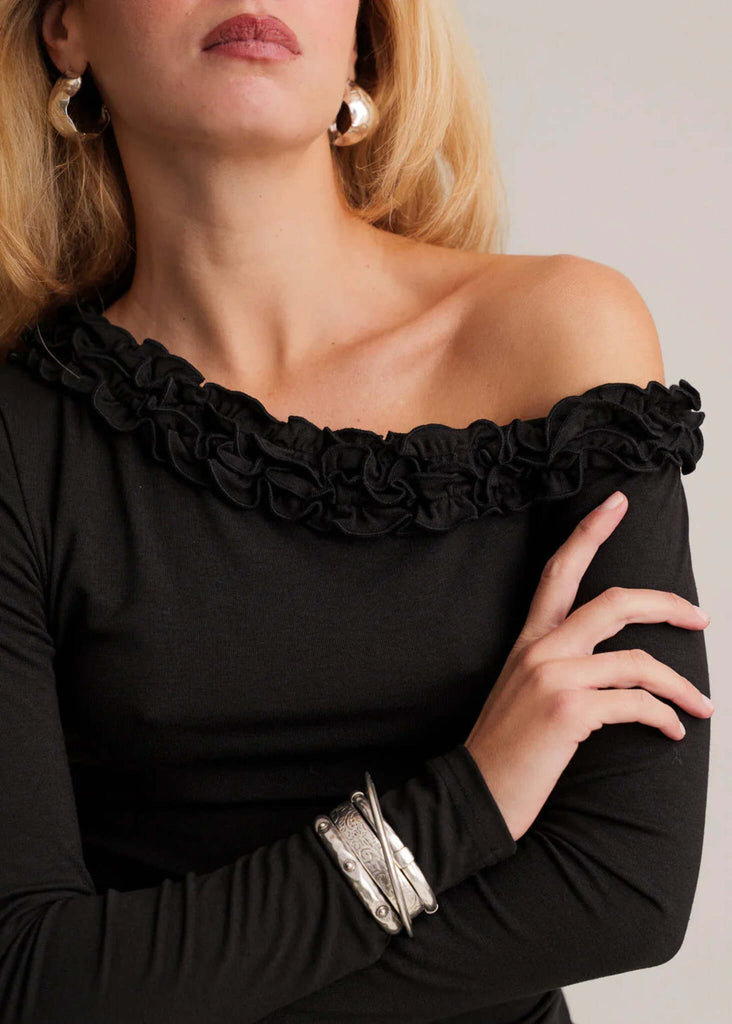 Amor Top — Black ruffle top on model — MYFASHIONFRUIT