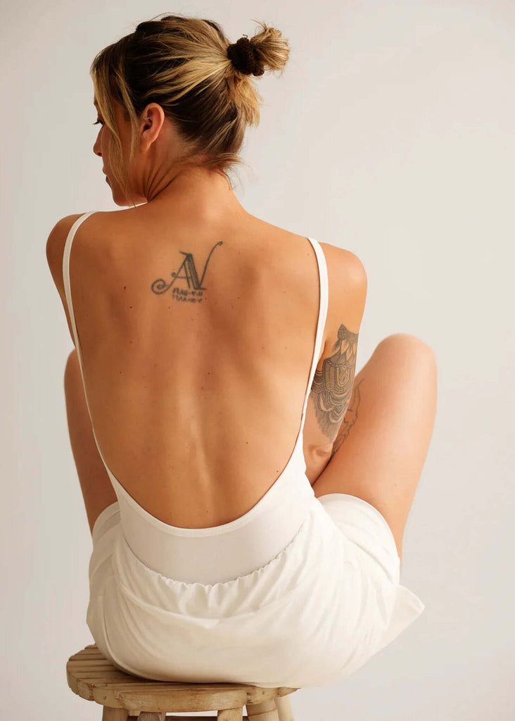 Courtney Body — White low-back bodysuit on model — MYFASHIONFRUIT