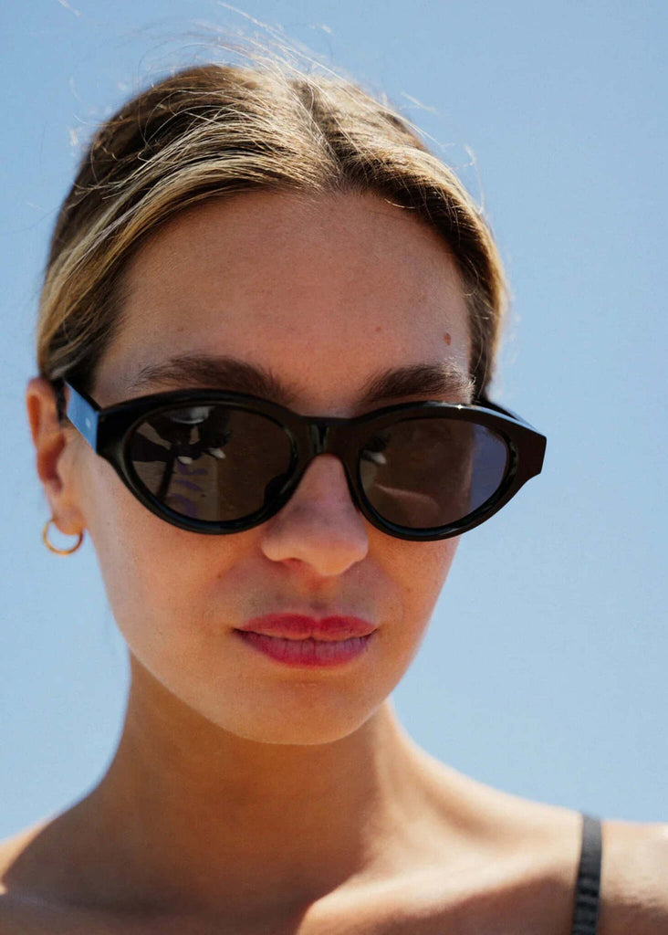 Komono KIKI Black Sunglasses — on model, black frame — MYFASHIONFRUIT