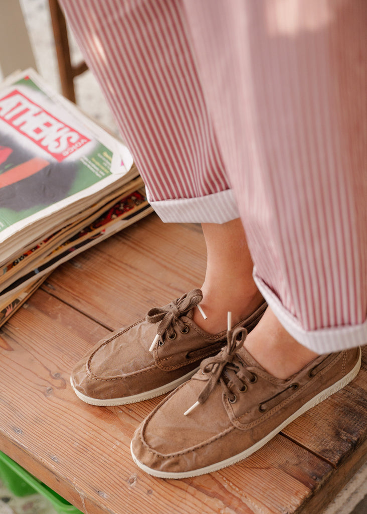 Old Alheli Boat Shoes — Brown lace-up shoes on model — MYFASHIONFRUIT