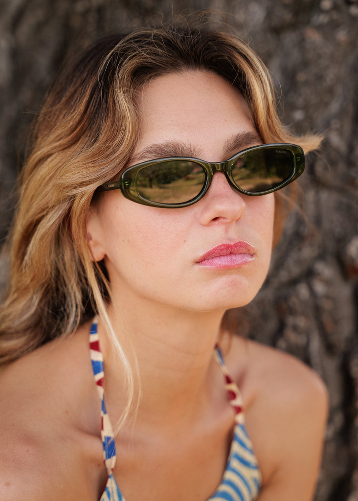 Komono EMERY Sunglasses — Green oval sunglasses on model — MYFASHIONFRUIT