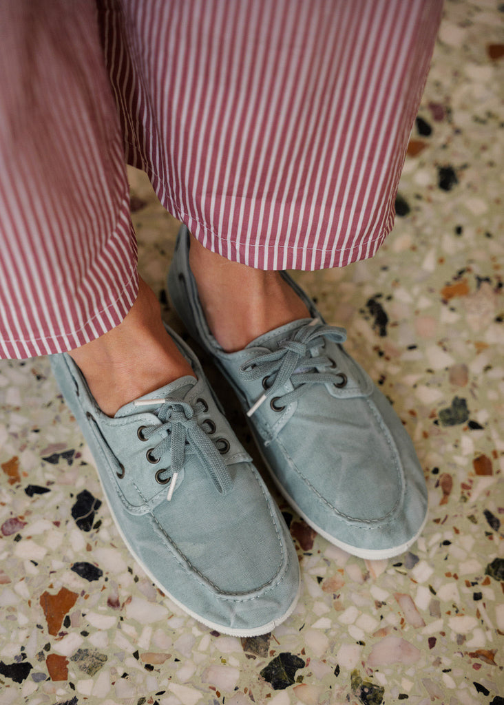 Old Alheli Boat Shoes — blue canvas on model, detail — MYFASHIONFRUIT