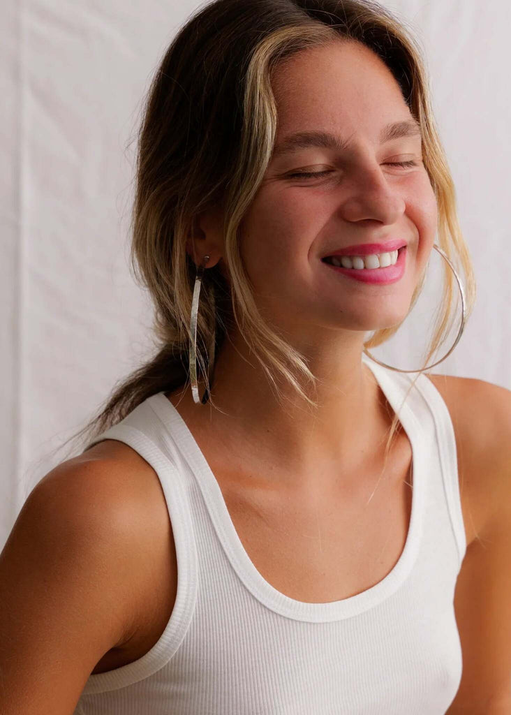 Roxana Silver Hoops — Silver hoops on model — MYFASHIONFRUIT