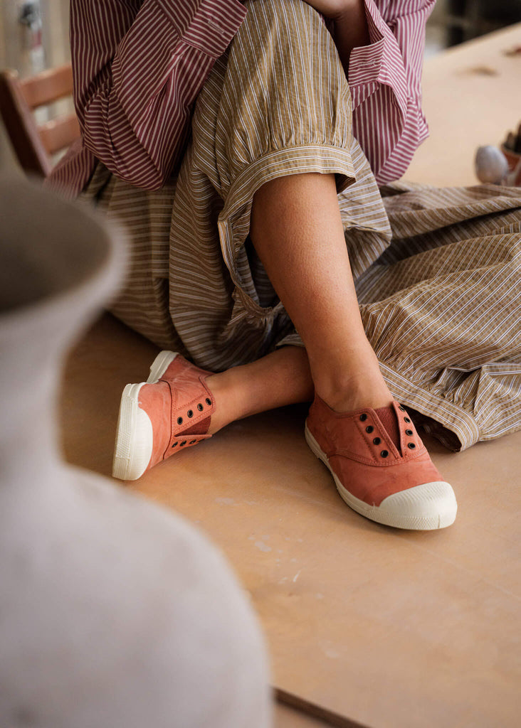 Old Lavanda Sneakers — pink canvas on model — MYFASHIONFRUIT