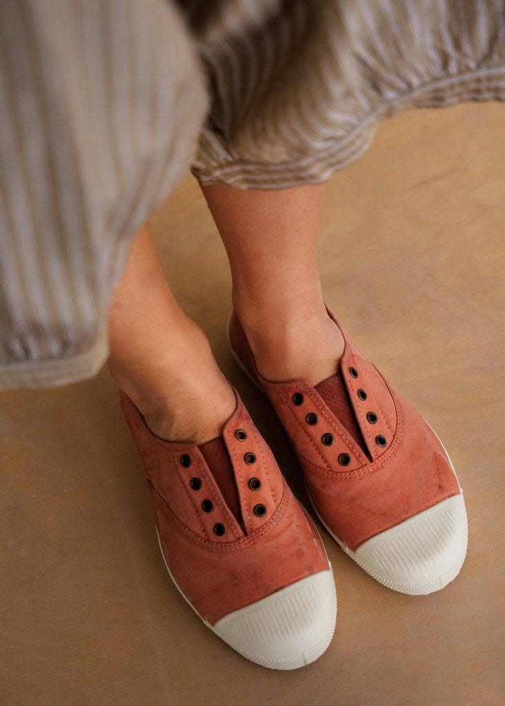 Old Lavanda Sneakers — Pink canvas slip-on sneaker on model — MYFASHIONFRUIT