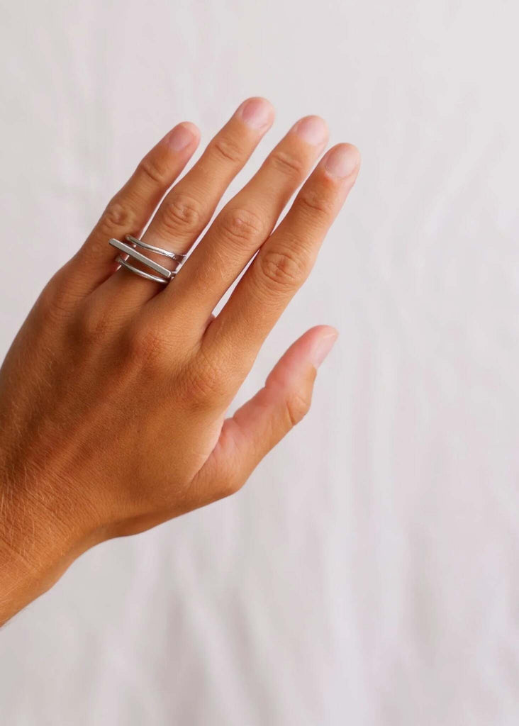 Omna Silver Ring — Silver geometric ring on hand — MYFASHIONFRUIT