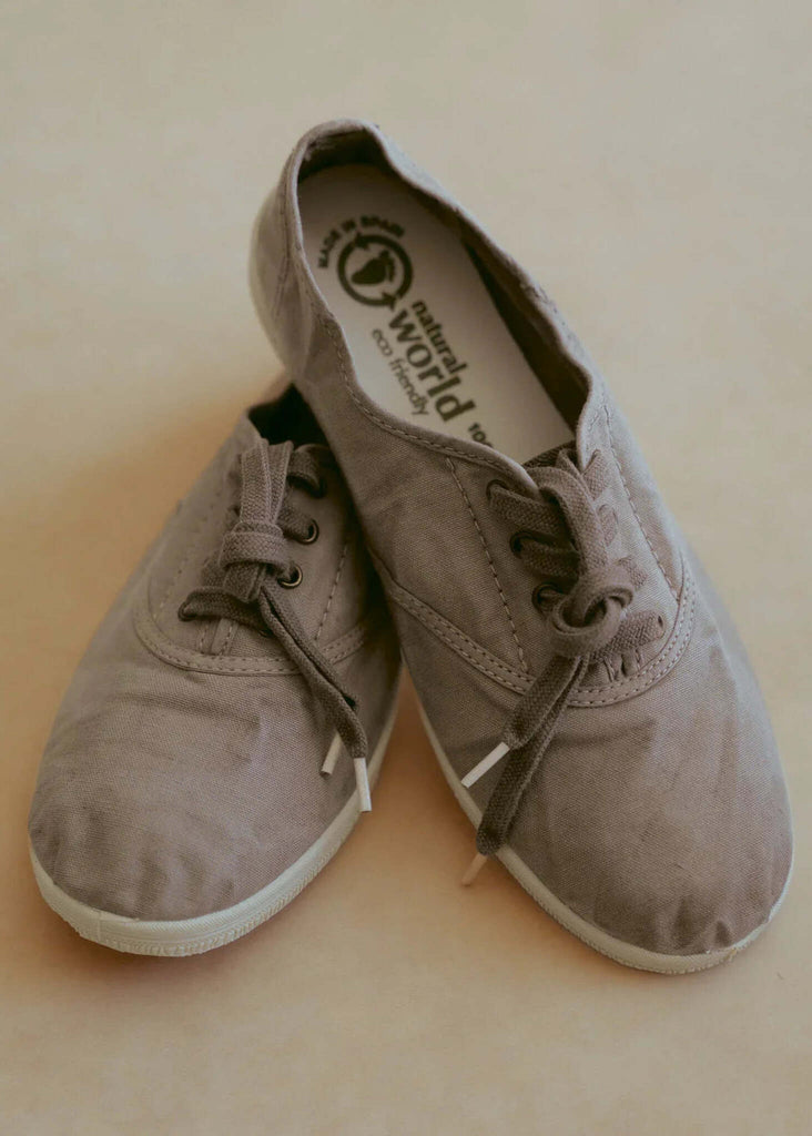 Old Arum Sneakers — beige lace-up sneakers, detail — MYFASHIONFRUIT